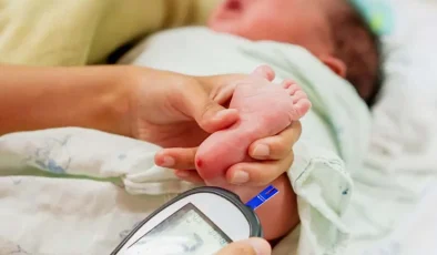 Gizli tehlikelere erken teşhis! Bebeğin geleceği bir damla topuk kanında saklı