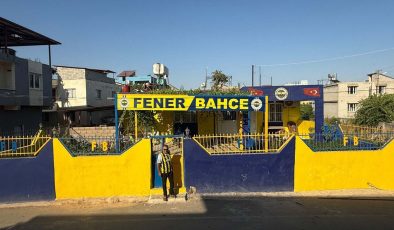 Fenerbahçe Aşığı Depremzede Evini Boyadı