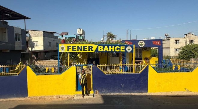 Fenerbahçe Aşığı Depremzede Evini Boyadı