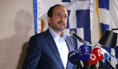 Politis: “Barikatları açmayan Hristodulidis hükümetidir”