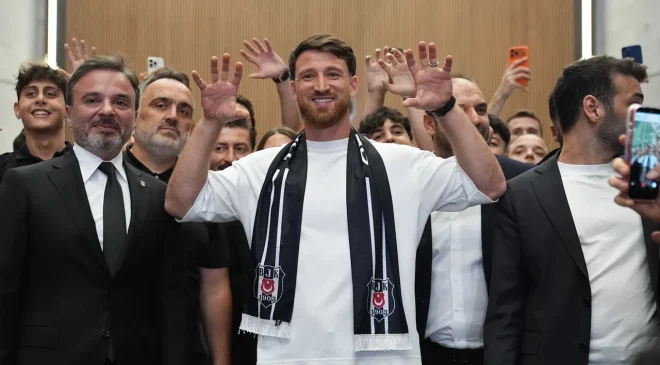 Milli futbolcu Beşiktaş için İstanbul’da! İlk sözleri dikkat çekti