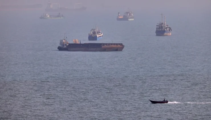 Iran fires retaliatory strikes following US attacks on Larak island in the Strait of Hormuz