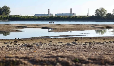 Magyar optimistic about Paks nuclear power station restart as Danube water levels rise
