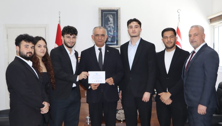 Bakan Çavuşoğlu’ndan Kıbrıs Türk Üniversite Öğrencileri Kongresi’ne destek