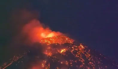 Fuego Yanardağı’nın faaliyete geçtiği Guatemala’da tahliye emirleri verildi