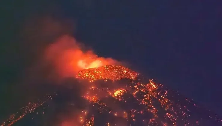 Fuego Yanardağı’nın faaliyete geçtiği Guatemala’da tahliye emirleri verildi