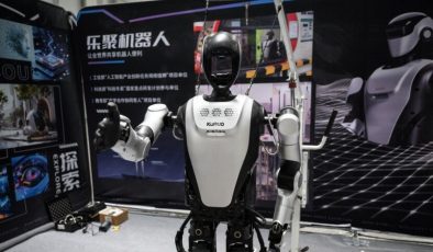 Pekin’de parklara aşırı sıcaklarda görev yapacak 72 robot yerleştirildi