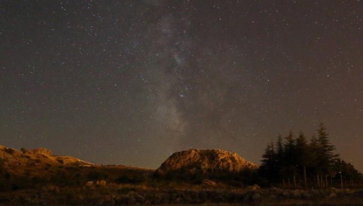 Yılın en parlak meteor yağmuru Perseid dün gece zirve noktasına ulaştı