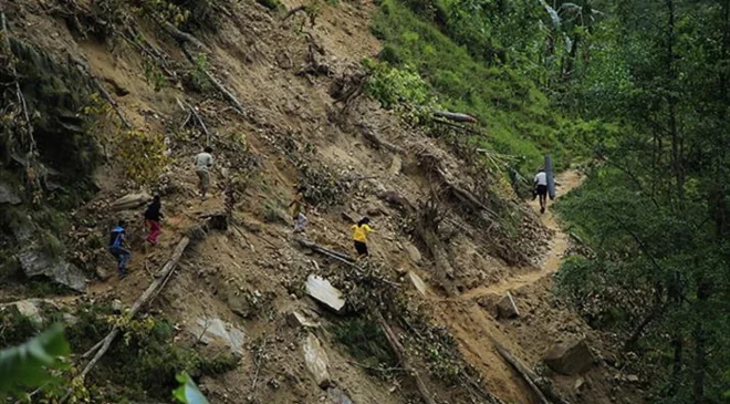 Nepal’in batısındaki toprak kaymasında 7 kişi hayatını kaybetti