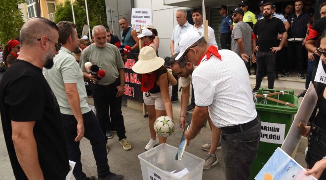 KTOEÖS, Yüksek Danışma Kurulu öncesinde Milli Eğitim Bakanlığı önünde eylem yaptı
