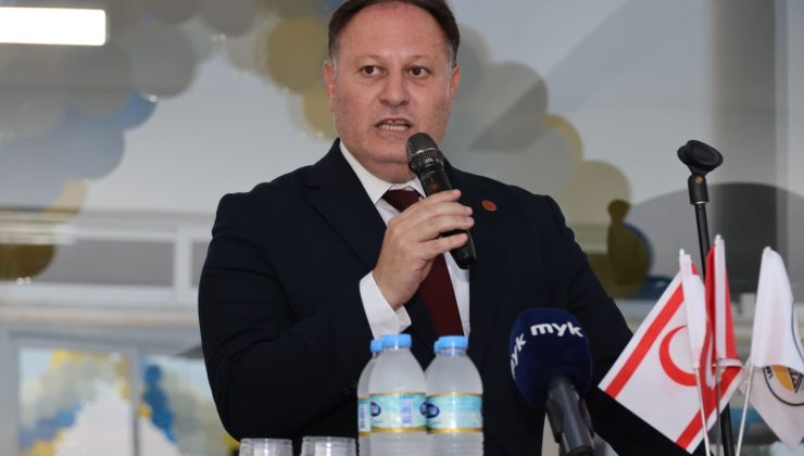 Öztürkler, Alemdağ Spor Salonu’nun açılış törenine katıldı