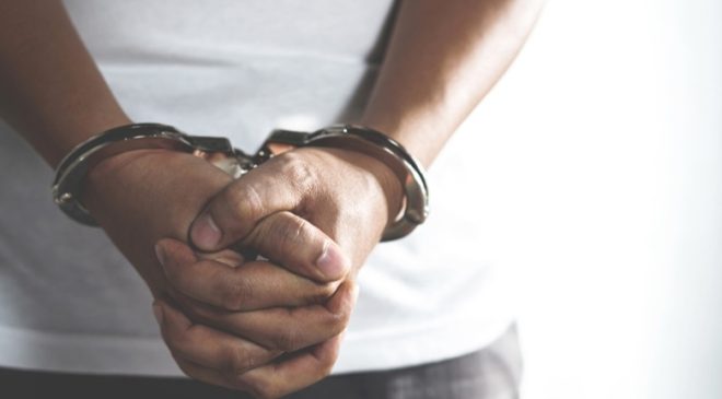 Uyuşturucu bulundurmaktan 2 kişi tutuklandı