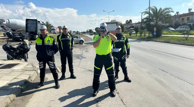 Trafik denetimlerinde iki kişi tutuklandı, 41 araç trafikten men edildi, 397 sürücü ceza aldı
