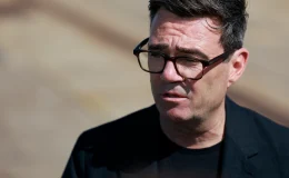 Burnham, Trump’ın Özel Kalem Müdürünü taklit eden kişiyle mesajlaştı
