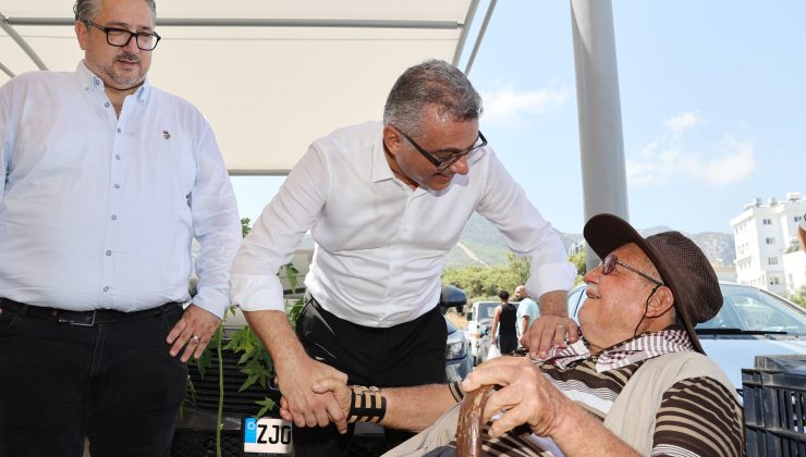 Cumhurbaşkanı Erhürman, Girne Açık Pazarı ziyaret etti