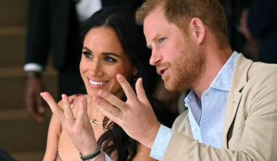 İngiliz basınına göre ABD’de yaşayan Prens Harry ve eşi Meghan Markle İngiltere’ye dönüyor