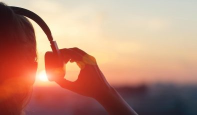 Avustralya’da tamamı yapay zekâyla üretilen şarkılar, önde gelen müzik listelerine giremeyecek