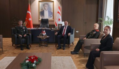 Meclis Başkanı Öztürkler KTBK ve GKK komutanlarını kabul etti