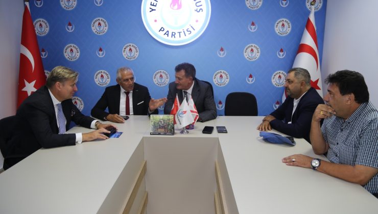 Arıklı, AfD partisi Milletvekili Maximilian Krah ile görüştü