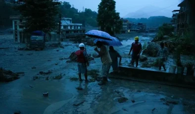 Nepal’deki sel felaketinde sınırın Çin tarafında hayatını kaybedenlerin sayısı 5’e çıktı