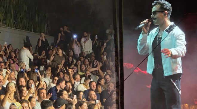 Gökhan Türkmen konserinde romantik anlar! 9 çiftten evlilik teklifi
