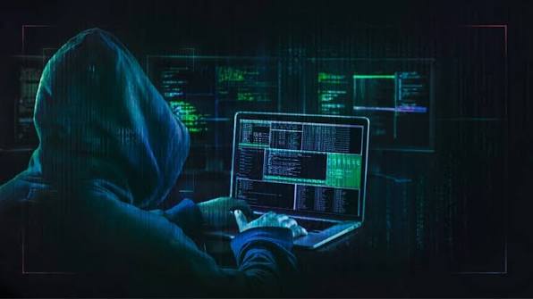 32 yaşındaki kadın internet üzerinden dolandırıldı