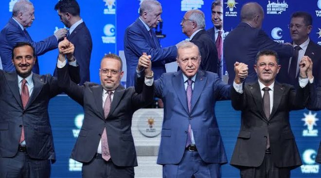 3 belediye başkanı daha AK Parti’de! Rozetlerini Cumhurbaşkanı Erdoğan taktı