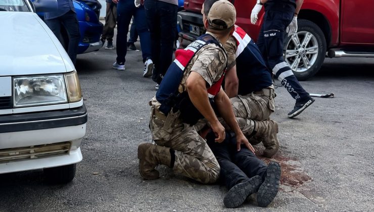 Çocuk istismarcısına hastane bahçesinde kanlı infaz! Baba ve oğlu tutuklandı