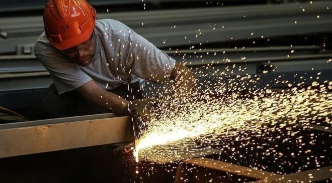 Sanayi üretimi aylık bazda arttı, yıllık bazda azaldı