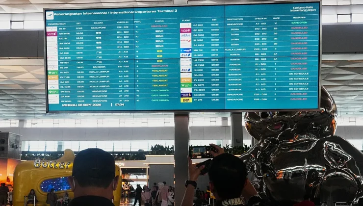 Flights gradually resume in Indonesia after volcanic eruption forced two-day suspension
