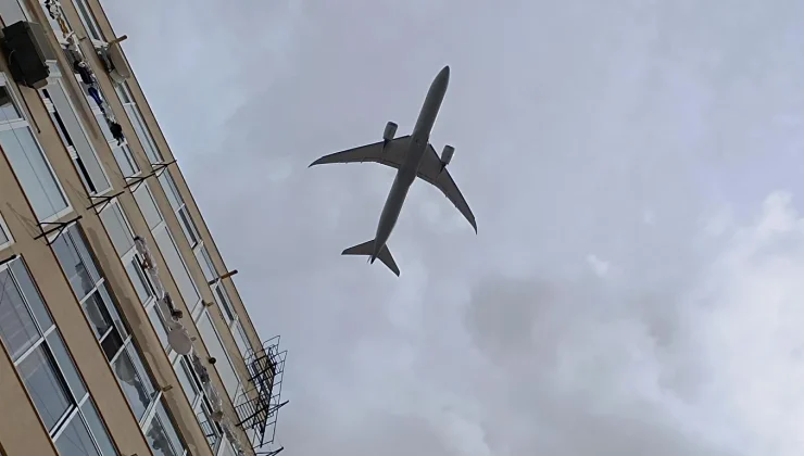 Meet the man tracking 39,000 flights over Lisbon from his terrace