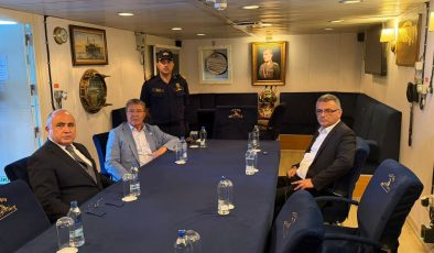 Üstel, TCG Işın’da çalışmaları yerinde inceliyor