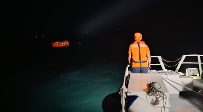 Silivri açıklarında çarpışan iki gemiden biri battı