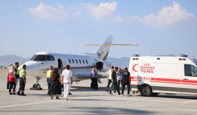 Alabora olan gemiden kurtarılan hamile kadın ambulans uçakla Türkiye’ye gönderildi