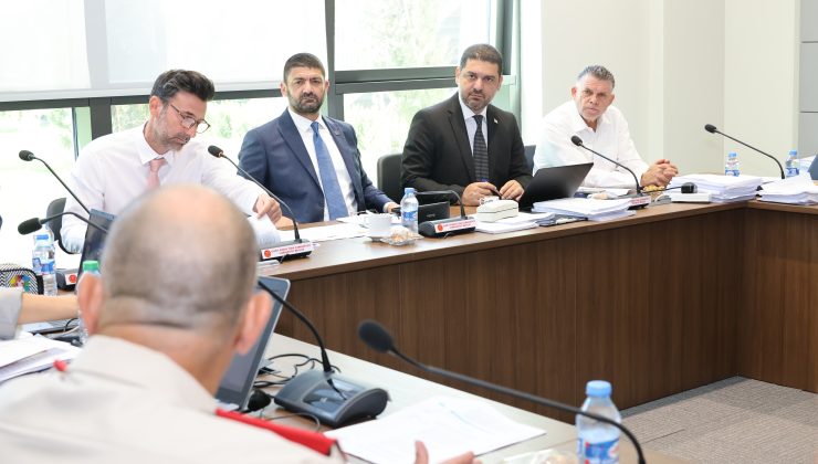 İdari Komite, iki yasa önerisi ve bir yasa tasarısını Genel Kurul’a sevk etti