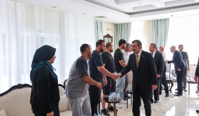 Türkiye Cumhurbaşkanı Yardımcısı Cevdet Yılmaz, KKTC ziyaretinde kayıp yakınlarıyla da görüştü