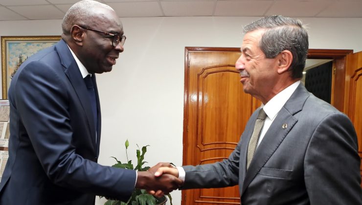 Bakan Ertuğruloğlu, BMGS’nin Kıbrıs Özel Temsilcisi ve UNFICYP Misyon Şefi Diagne ile görüştü