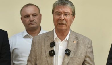 Üstel: “Felakette sağlık çalışanlarımız insan üstü bir gayret ortaya koydu”
