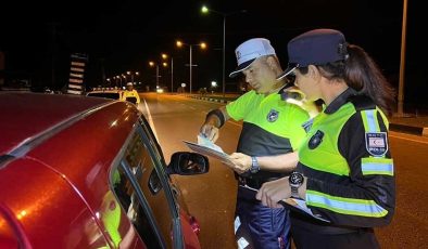 Trafik denetimleri…Bir günde 359 sürücü rapor edildi, 19 araç trafikten men edildi