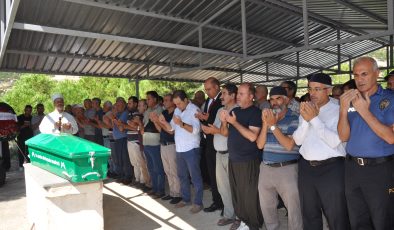 Girne’de geminin batması sonucu hayatını kaybeden Şerif Özdemir’in cenazesi Mersin’de toprağa verildi