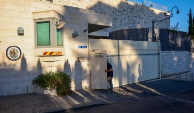 İsrail basını: Ramallah’taki İngiliz diplomatlardan yedi gün içinde ülkeyi terk etmeleri istendi