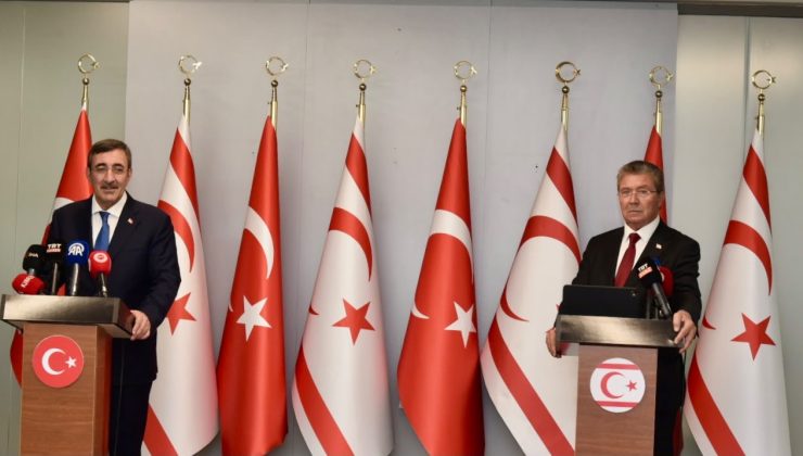 Yılmaz ve Üstel, Ercan Havalimanı’nda basın toplantısı düzenledi