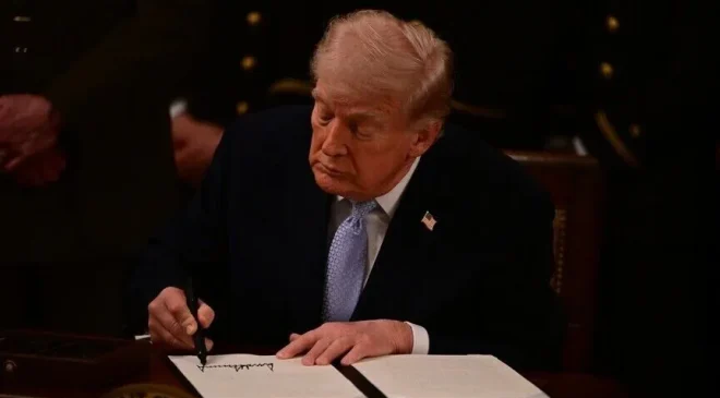 ABD Başkanı Trump, Rusya’ya yönelik yaptırımlar içeren tasarıyı imzaladı
