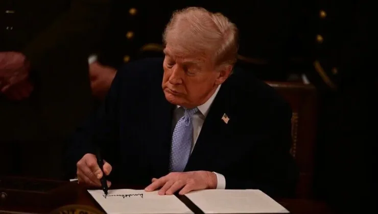ABD Başkanı Trump, Rusya’ya yönelik yaptırımlar içeren tasarıyı imzaladı
