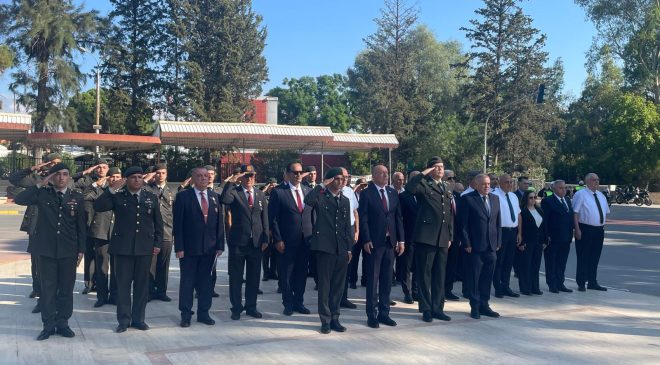 19 Eylül Gaziler Günü nedeniyle Lefkoşa Atatürk Anıtı önünde tören düzenlendi