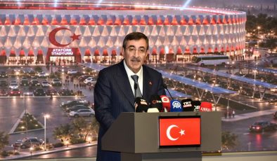 Lefkoşa’ya yeni stadyum ve spor kompleksi… Yılmaz: “Bu stadyum ve diğer projelerimizle KKTC’deki mühürlerin sayısını daha da çoğaltacağız”