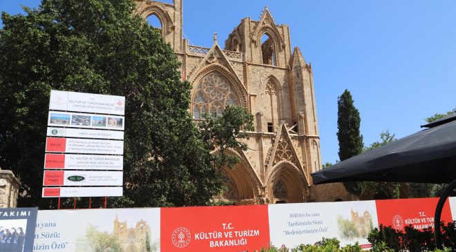 Lala Mustafa Paşa Camii ve Medresesi’ndeki restorasyon çalışmalarıyla ilgilı bilgilendirme toplantısı düzenlendi