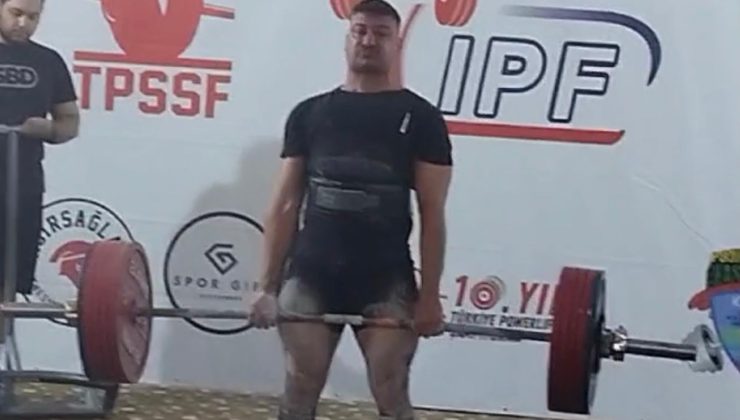 Milli sporcu Hüsnü Batıkan, İzmir’deki Ultimate Deadlift Şampiyonası’nda şampiyon oldu