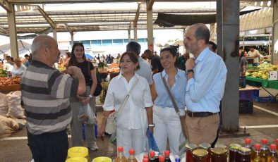Özersay, Girne Açık Pazarında esnaf ve vatandaşla bir araya geldi