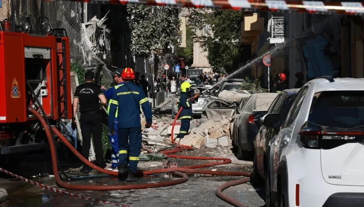 Atina’da dün yıkılan binada 1 kişinin cesedine ulaşıldı